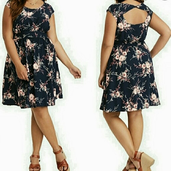 torrid Dresses & Skirts - EUC  2X Torrid Floral Mini Dress